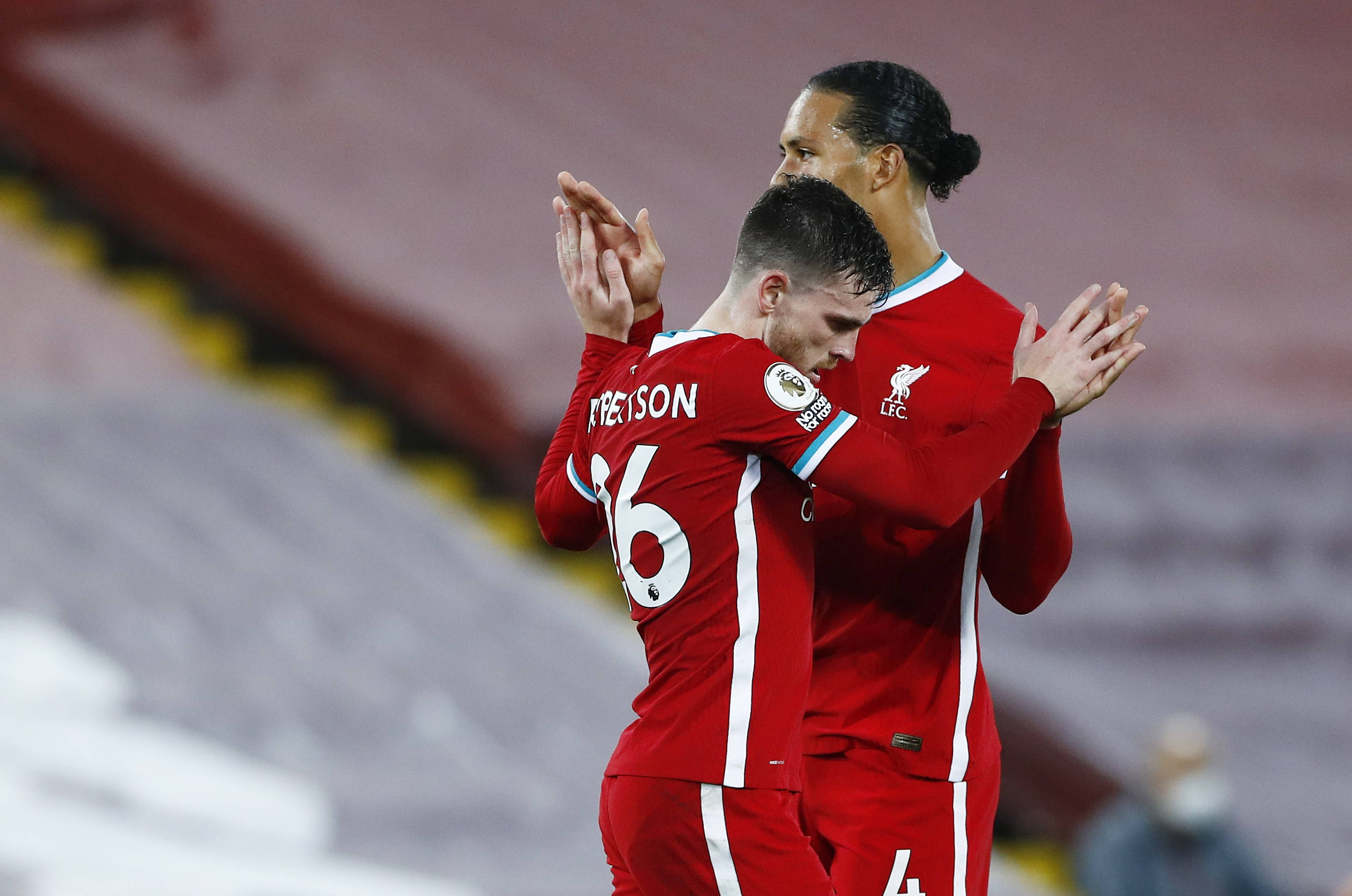 抚耳动作无 抚耳动作无